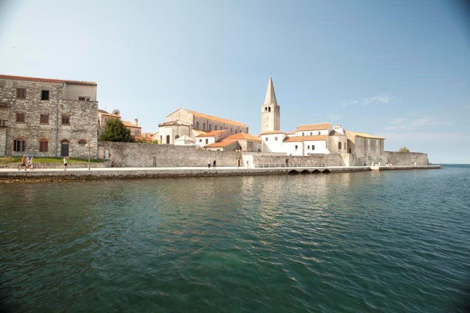 Studio Apartment Ljubica For 2 Persons 150M From The Beach Porec Bagian luar foto